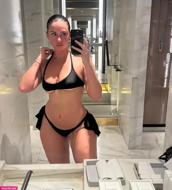Yesjulz photo 296