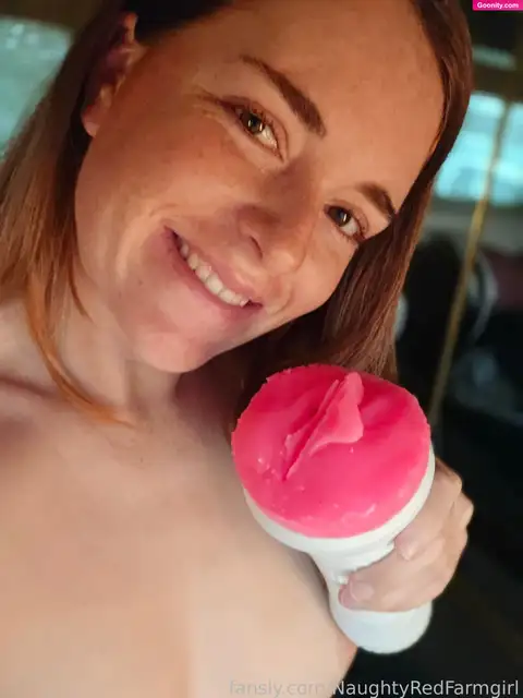 NaughtyRedFarmgirl photo 3