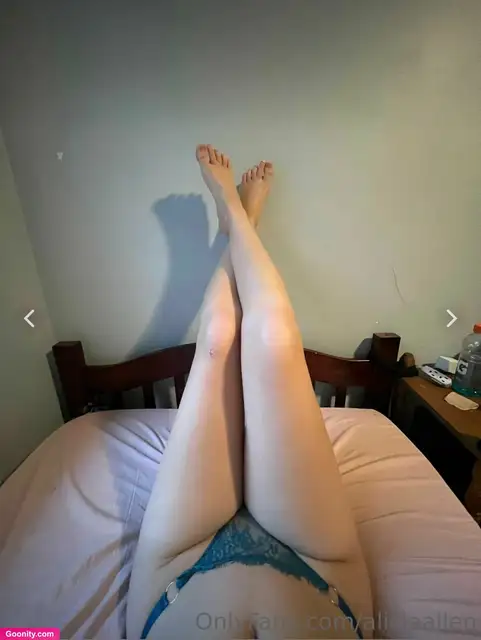 Alicia Allen photo 39