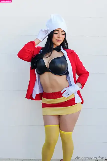 Violet Myers photo 2