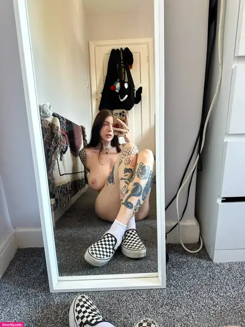 lydiagh0st - Photo 15
