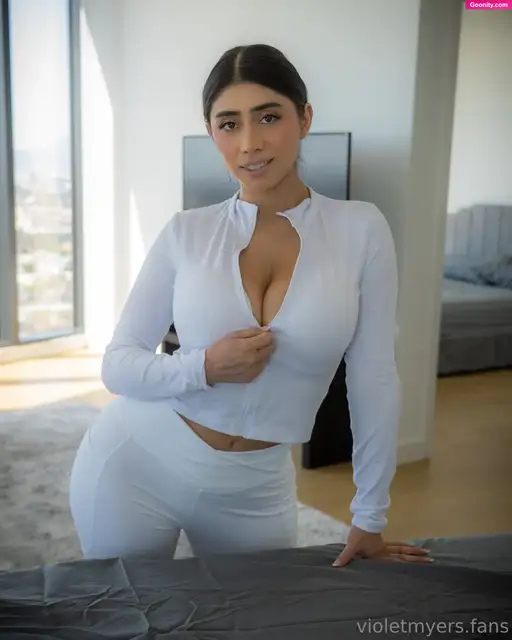Violet Myers photo 37