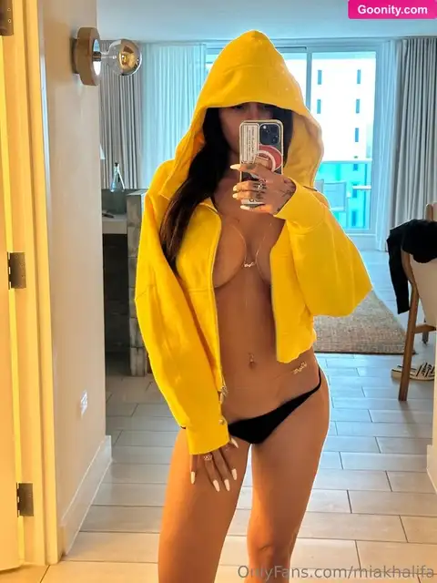 Mia Khalifa photo 99
