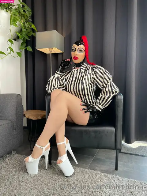 Miss Fetilicious photo 25