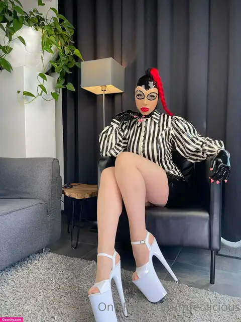 Miss Fetilicious photo 37