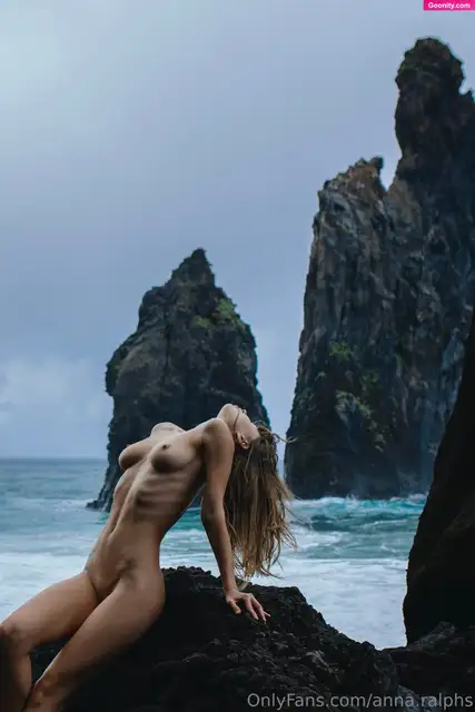 Anna Ralphs photo 18