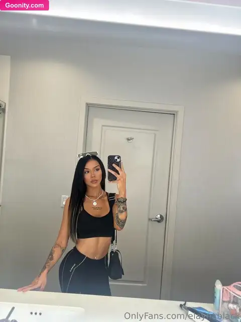 Elayna Black photo 37