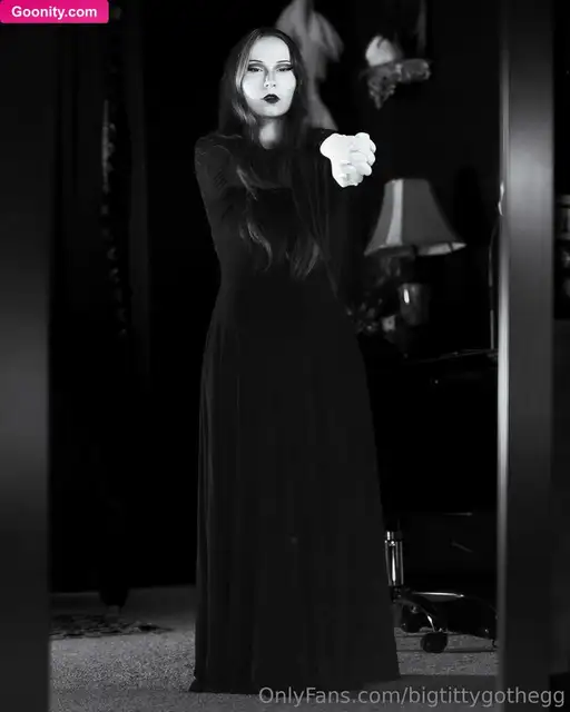 Big Titty Goth Egg photo 710