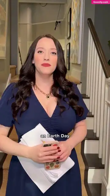 Kat Dennings photo 6