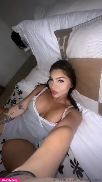 Emily Rinaudo photo 163