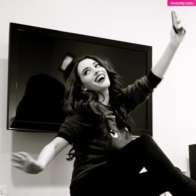 Kat Dennings photo 108