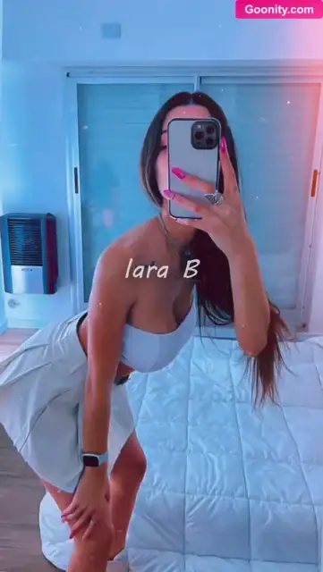 Iara B - Nude Leaked Photo 14