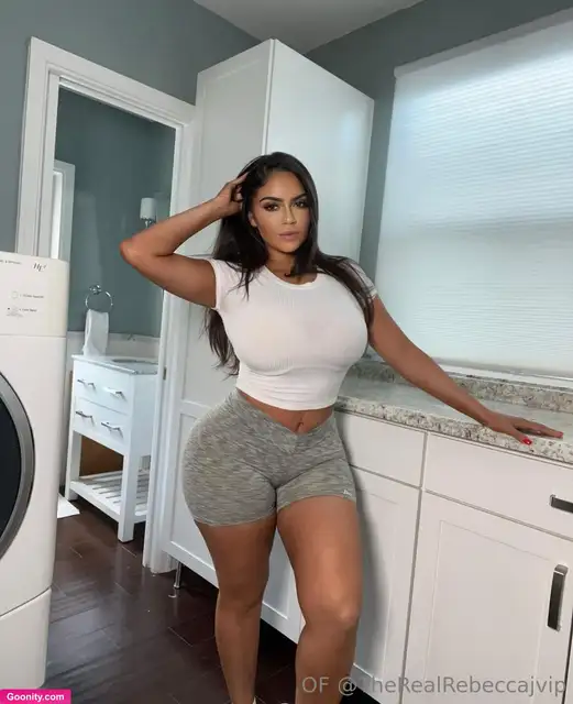 Rebecca 🍑🍒 image