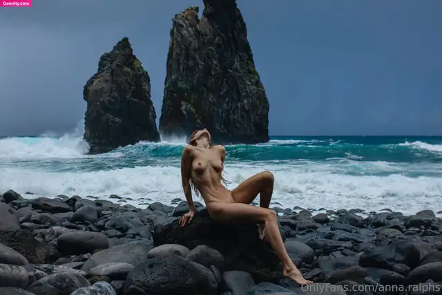 Anna Ralphs photo 29