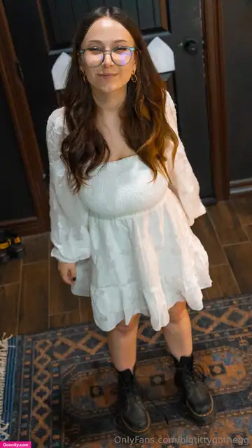 Big Titty Goth Egg photo 13