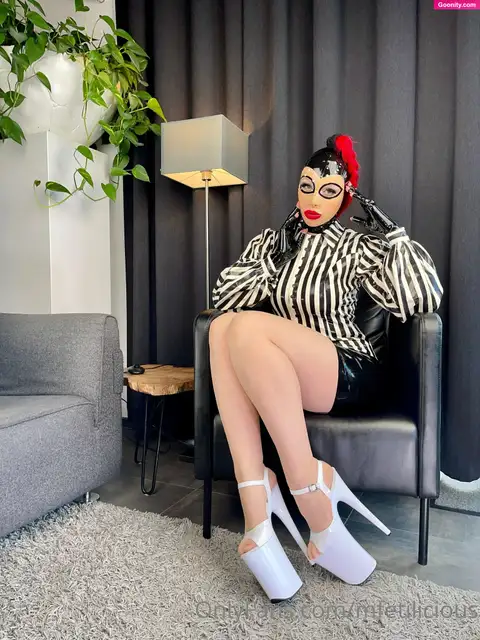 Miss Fetilicious photo 38