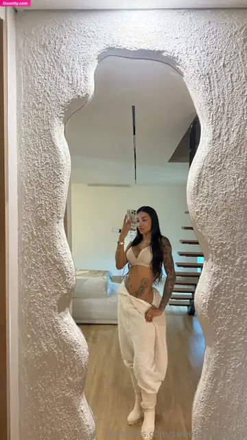 Laura Saenz photo 41