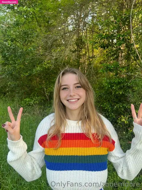 Zoe photo 146
