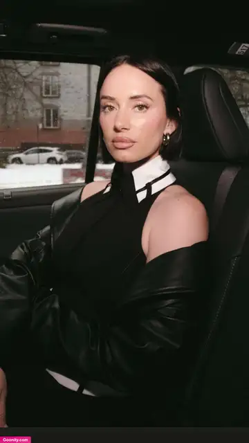 Yesjulz photo 116