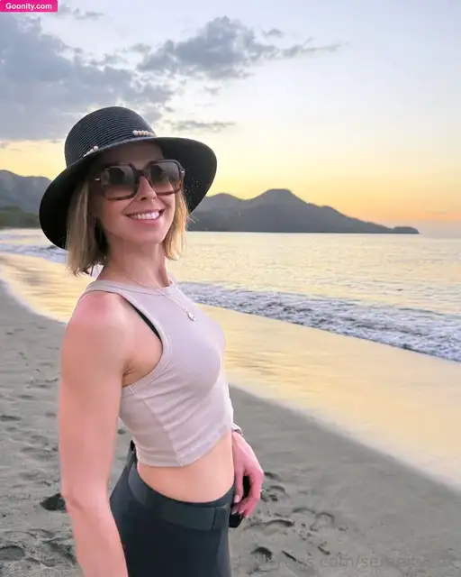 Serenity Cox photo 51
