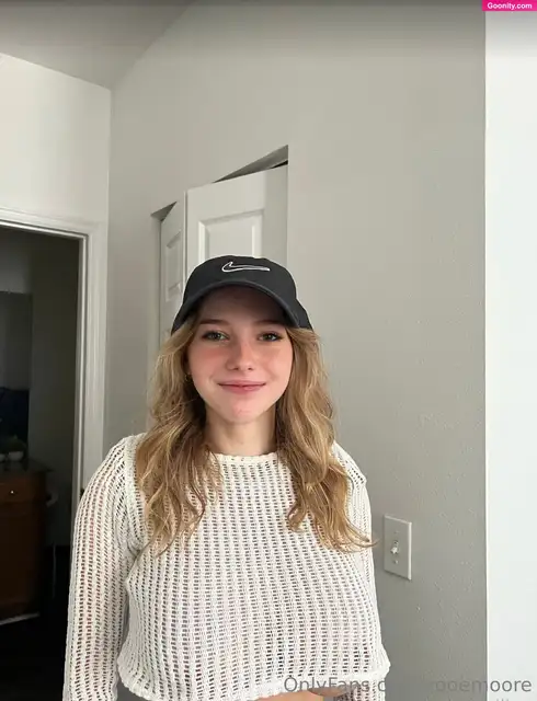 Zoe photo 17