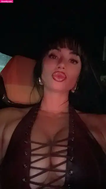 Yesjulz photo 17