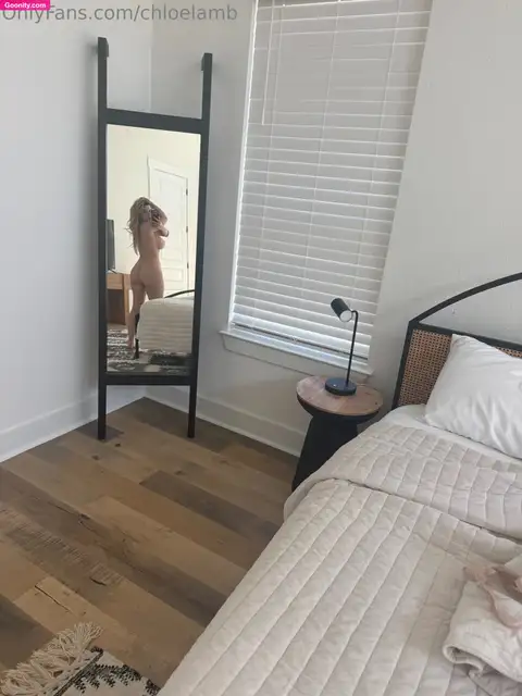 Chloe Lamb photo 52
