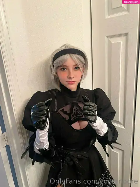 Zoe photo 97
