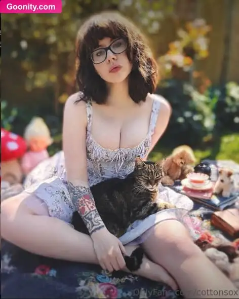 Alice CottonSox photo 483