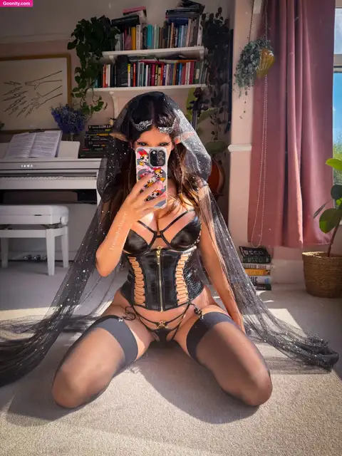 Shy Charlotte photo 61