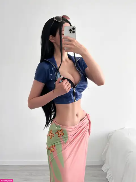 Jia Cleavage Pushing Out Of Blue Top