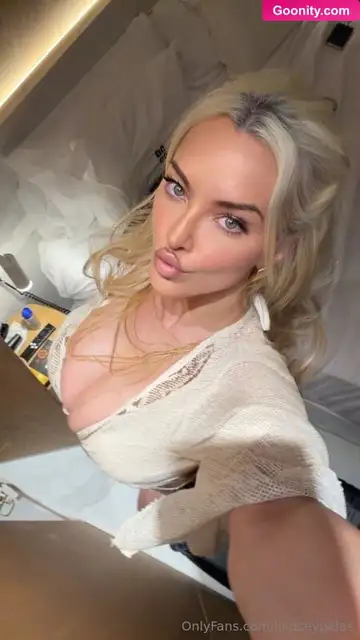 Lindsey Pelas image 1