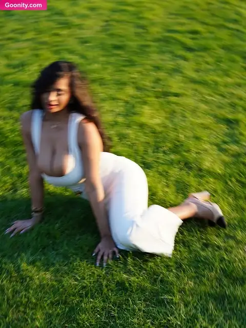 ≽ܫ≼‎ image