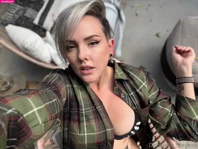Darshelle Stevens photo 136