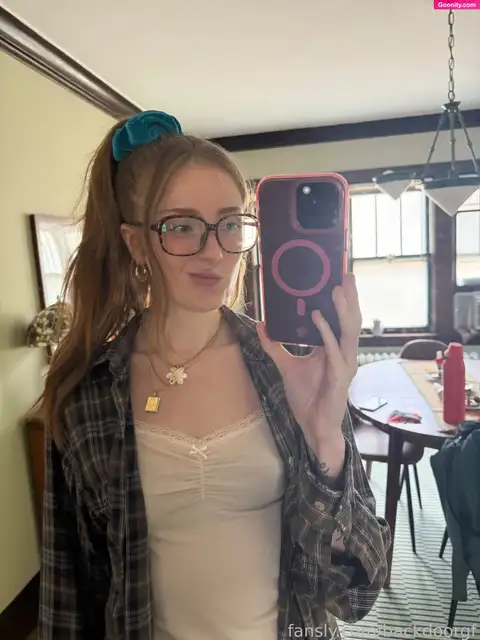 Lola Grant photo 28
