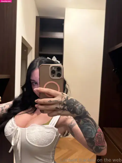 Alexis photo 1