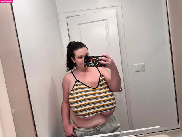 Kaitlyn photo 48
