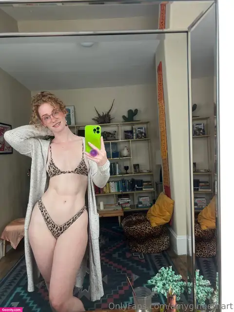 Amy Hart photo 82