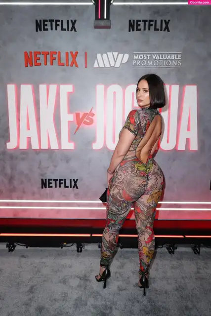 Yesjulz photo 237