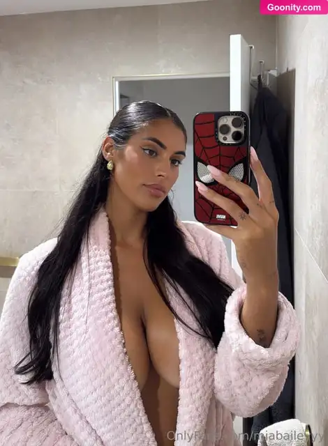 Mia Bailey Huge Tits In A Pink Robe Nude Instagram Photo