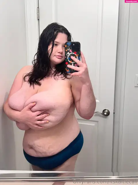 Kaitlyn photo 74