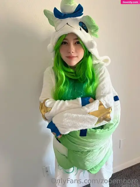 Zoe photo 120