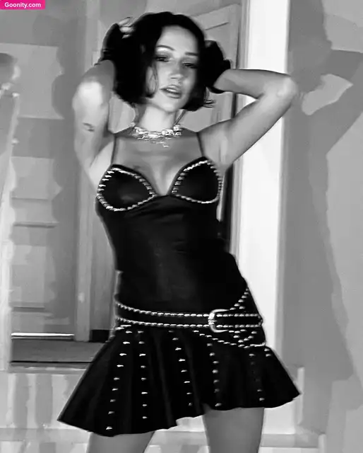 Zeynep Bastik photo 37