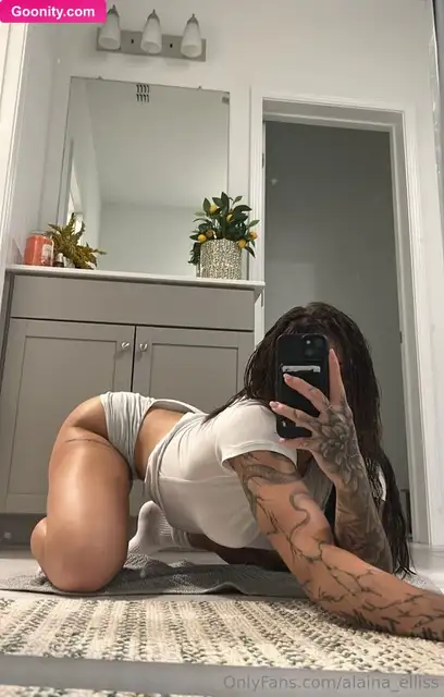 Alaina - Nude Leaked Photo 12