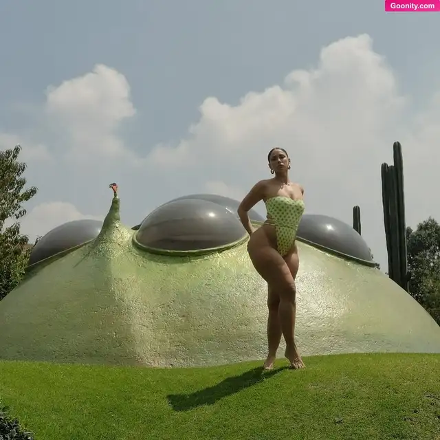 Yesjulz photo 160
