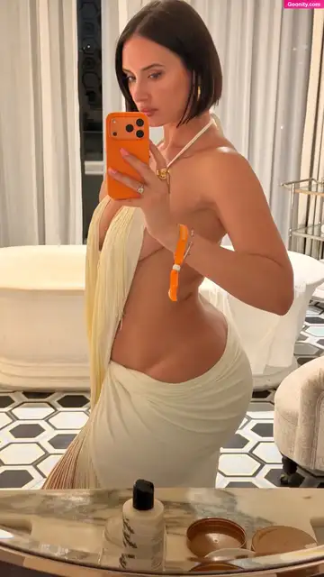 Yesjulz photo 3