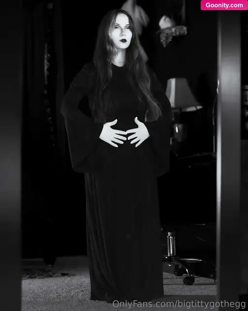 Big Titty Goth Egg photo 690