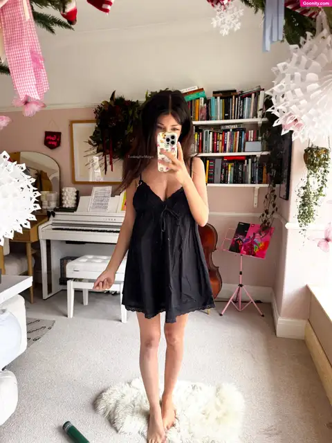 Shy Charlotte photo 15
