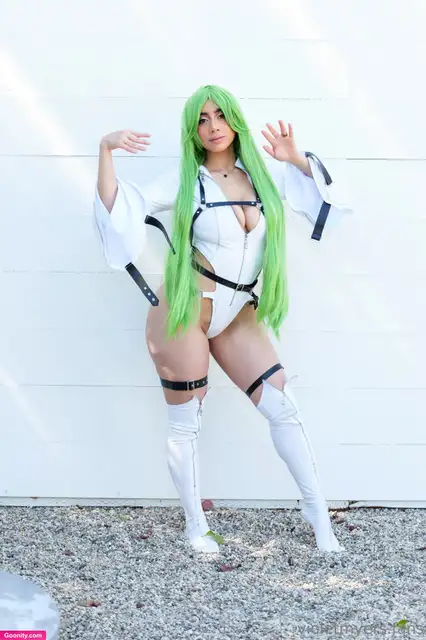 Violet Myers photo 28