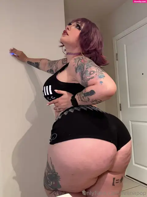 Goddess Reina 🖤😈 photo 66